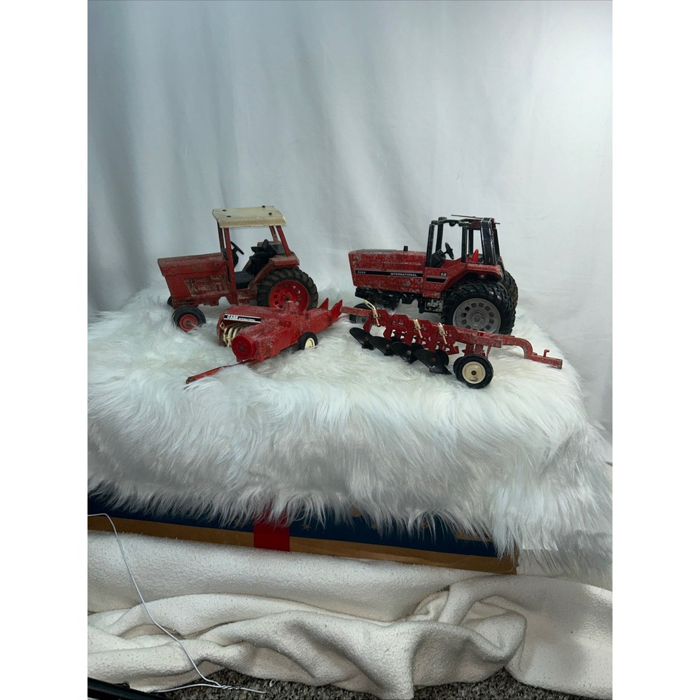 Vintage Ertl Case International‎ Tractor Toy Lot 5288 Baler Plow Diecast Red 4pc